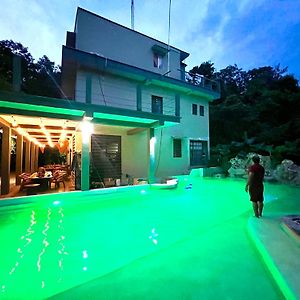 Hokhmah Heart Hotel